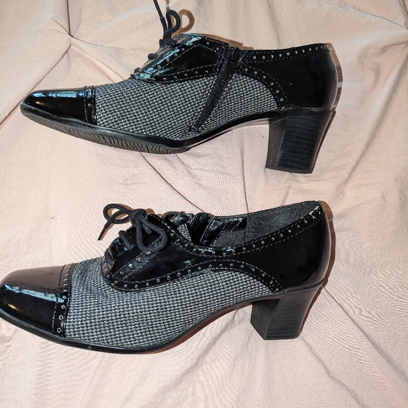 Covington Sheena Black Patent Gray Oxford Block Heel Laces Size 8 Dark Academia - Picture 2 of 10